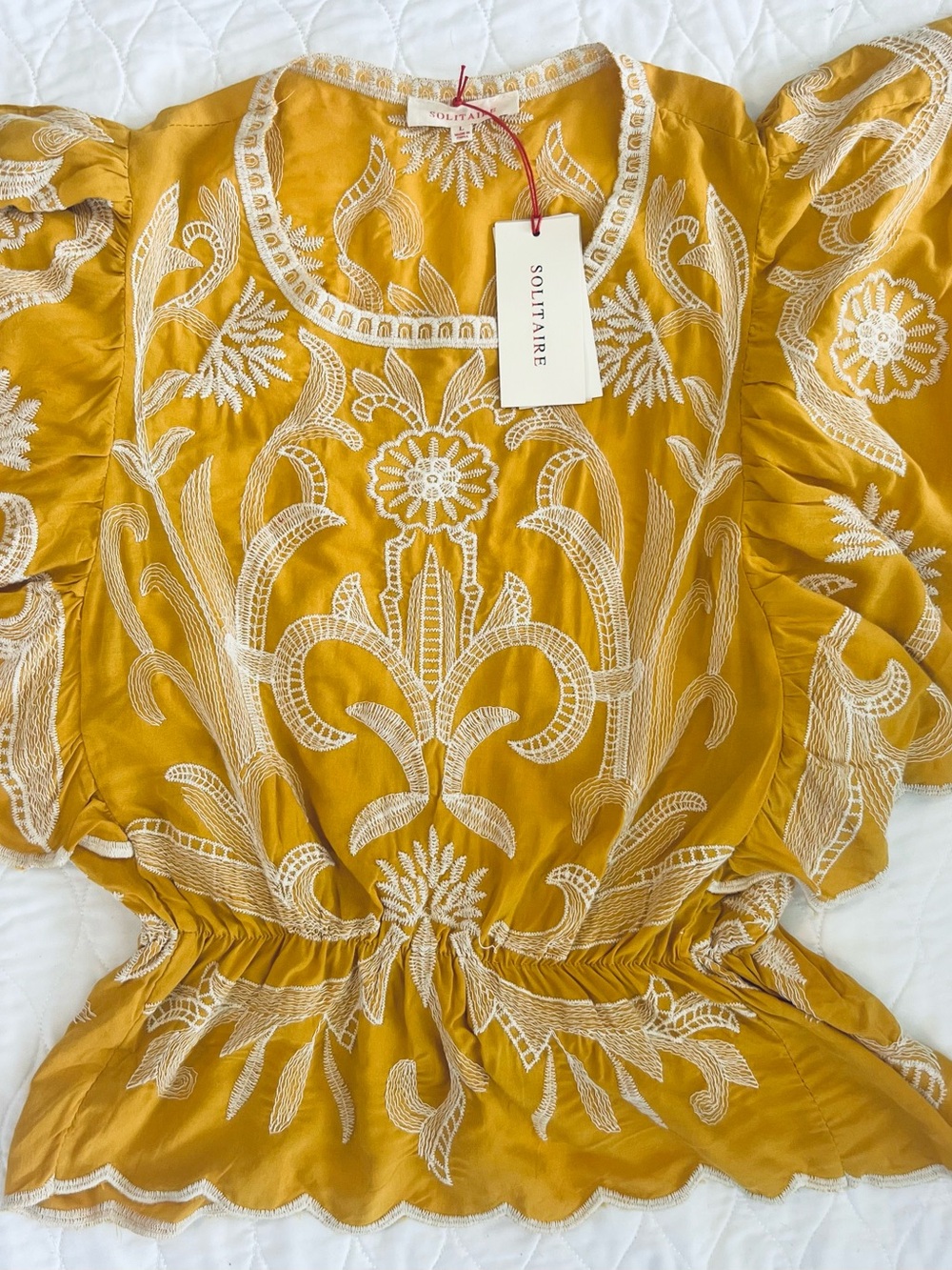 NWT💛 Solitaire Embroidered  100% Rayon